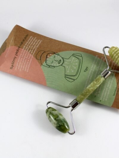 Jadeitowy dwustronny roller karbowany do masażu twarzy